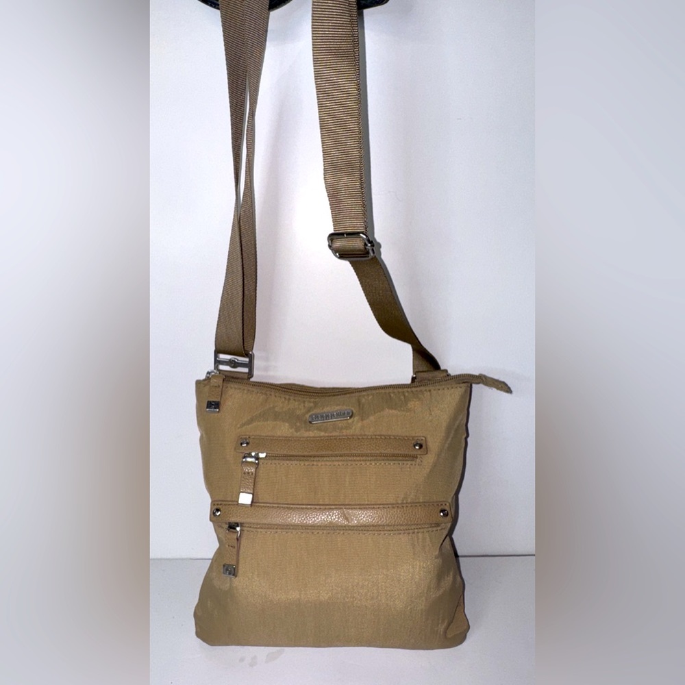 BAGGALLINI WOMENS CROSBODY SHOULDER TRAVEL BAG TAN COLOR